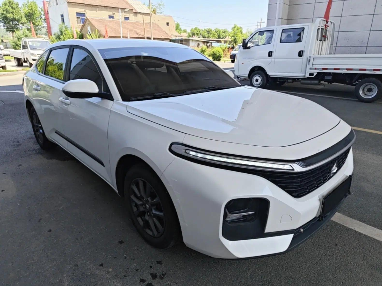 Baojun RC-5 2020 1.5L Manual Zhiyao Elite Edition — миниатюра 3