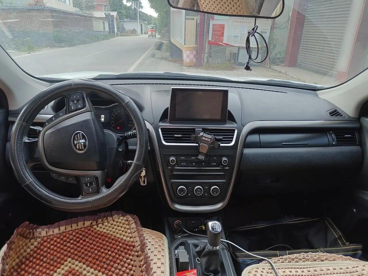 Bestune X80 2017 2.0L Manual Luxury Edition — миниатюра 9