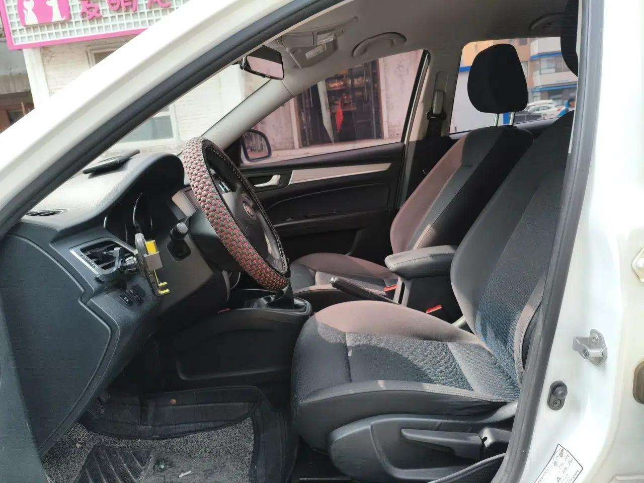 Bestune B30 2017 1.6L manual Comfort trim level — миниатюра 15
