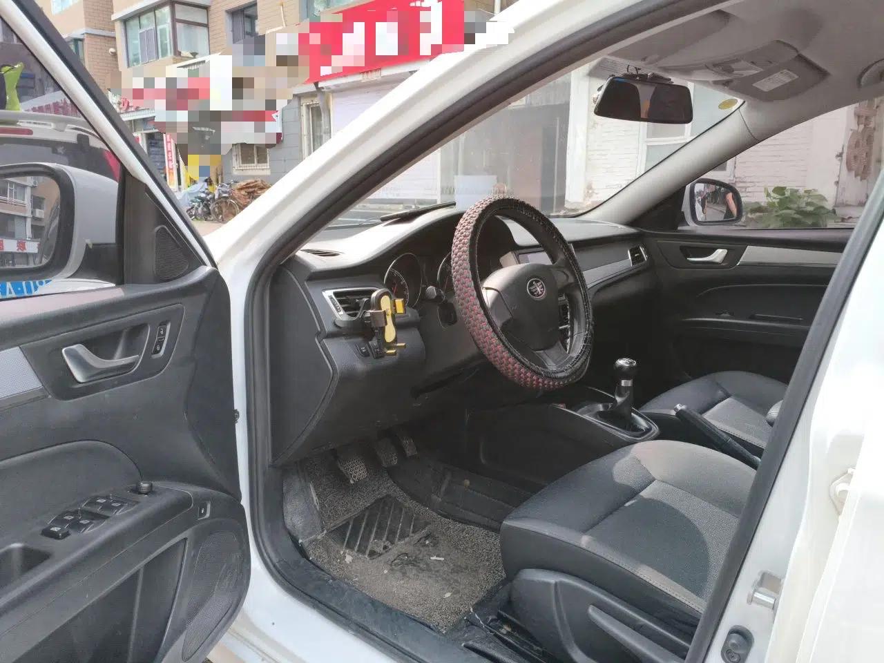 Bestune B30 2017 1.6L manual Comfort trim level — миниатюра 16