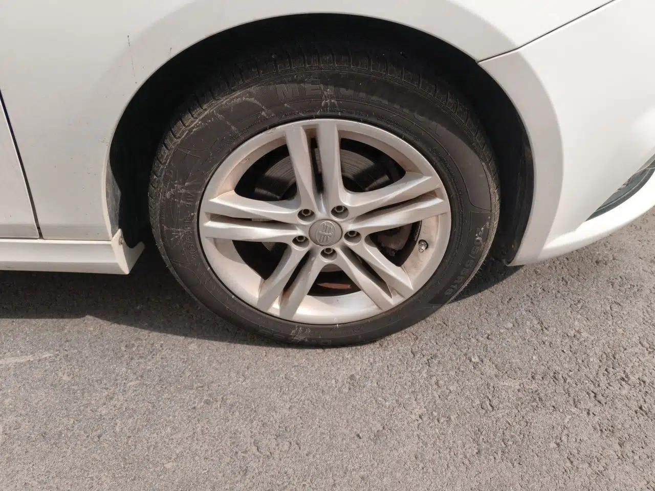 Bestune B30 2017 1.6L manual Comfort trim level — миниатюра 8