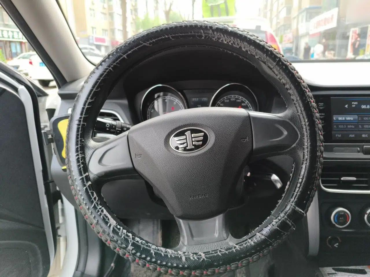 Bestune B30 2017 1.6L manual Comfort trim level — миниатюра 10