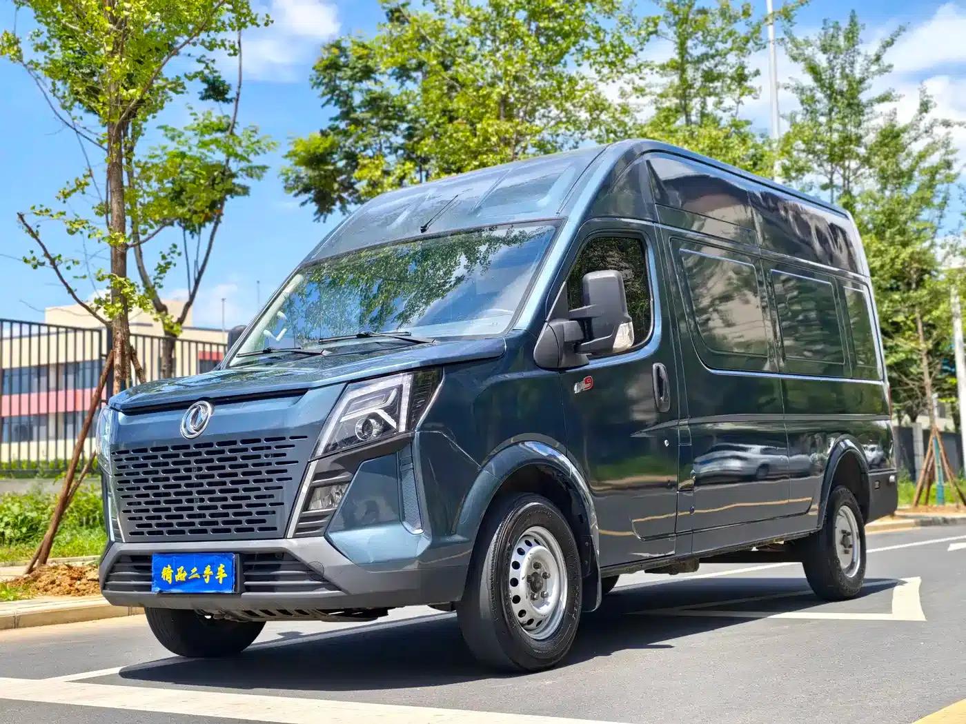 Yufeng 2023 V9+ 2.3T Manual Front-Wheel Drive Van Long Wheelbase High Roof 3-Seater — миниатюра 1