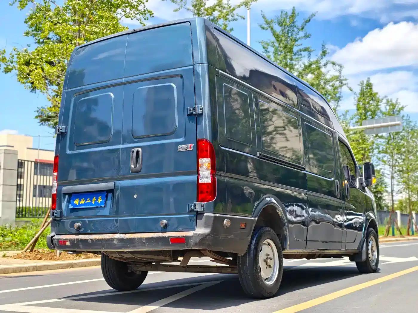 Yufeng 2023 V9+ 2.3T Manual Front-Wheel Drive Van Long Wheelbase High Roof 3-Seater — миниатюра 5