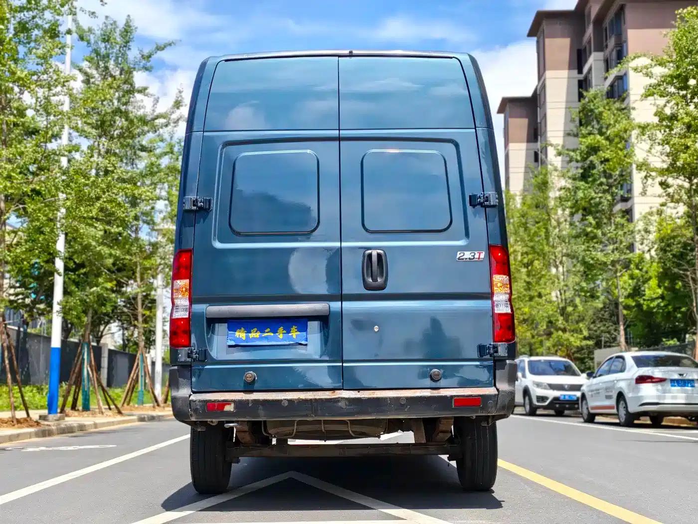 Yufeng 2023 V9+ 2.3T Manual Front-Wheel Drive Van Long Wheelbase High Roof 3-Seater — миниатюра 6