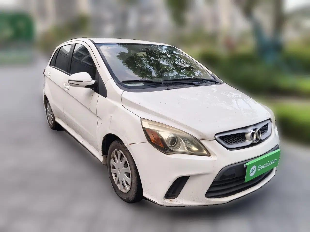 BAIC Senova D20 2015 Hatchback 1.3L Manual Joy Edition — миниатюра 3