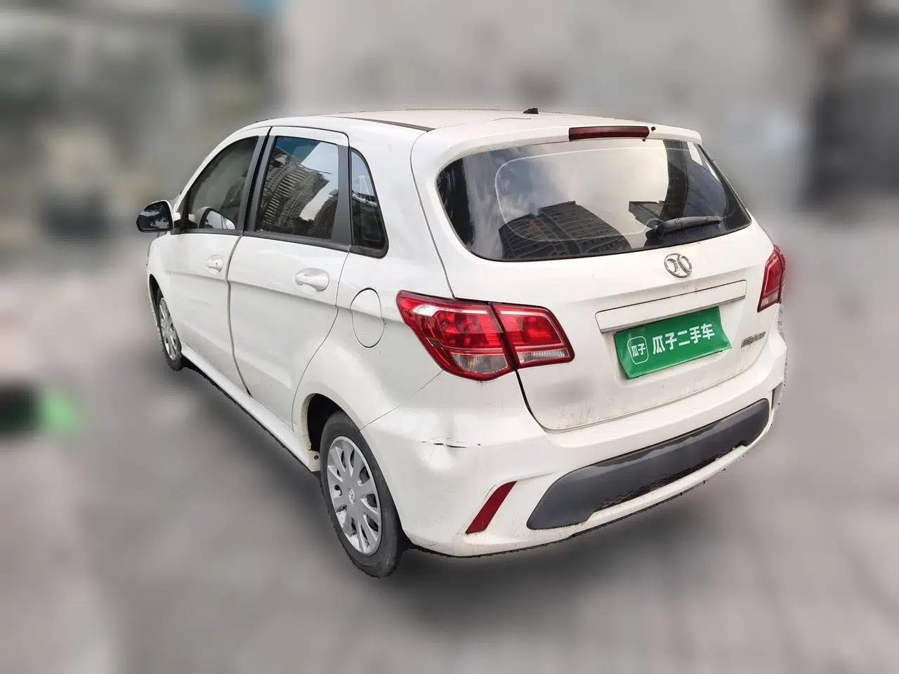 BAIC Senova D20 2015 Hatchback 1.3L Manual Joy Edition — миниатюра 4