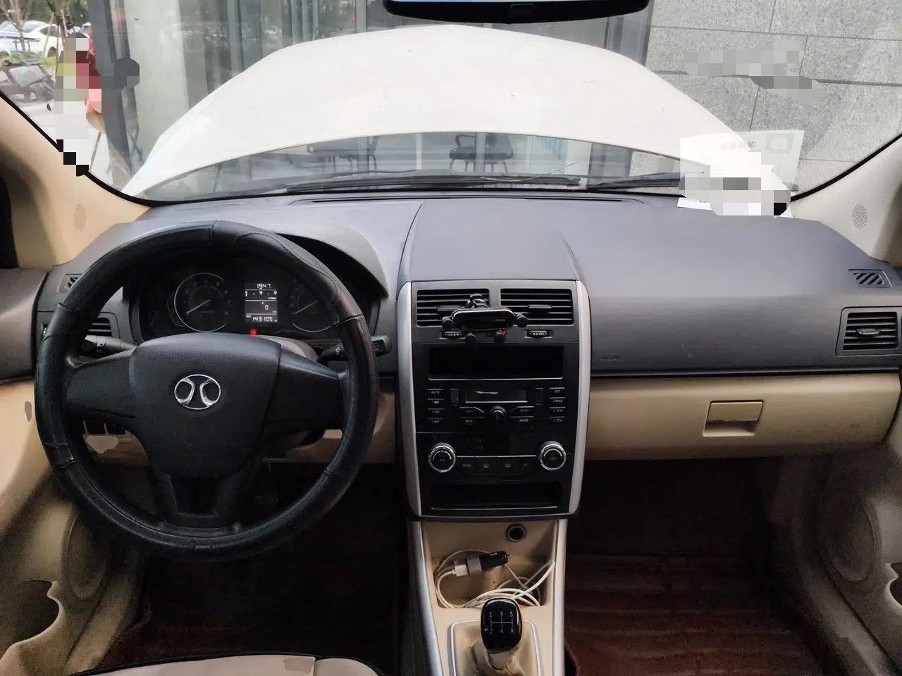 BAIC Senova D20 2015 Hatchback 1.3L Manual Joy Edition — миниатюра 9