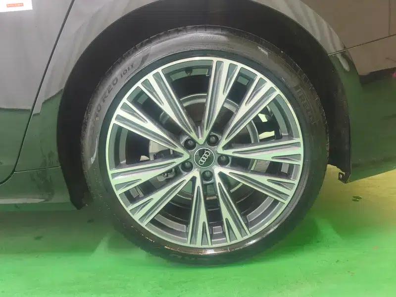 Audi A6L 2025 40 TFSI Luxury Dynamic — миниатюра 9