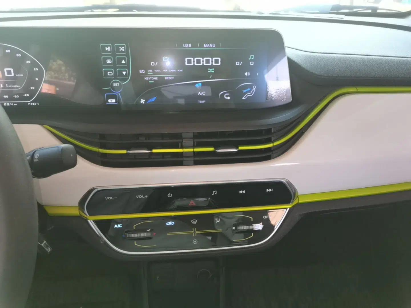CHANGAN Benni E-Star 2022 Qingxin Edition Colorful Model Lithium Iron Phosphate — миниатюра 21