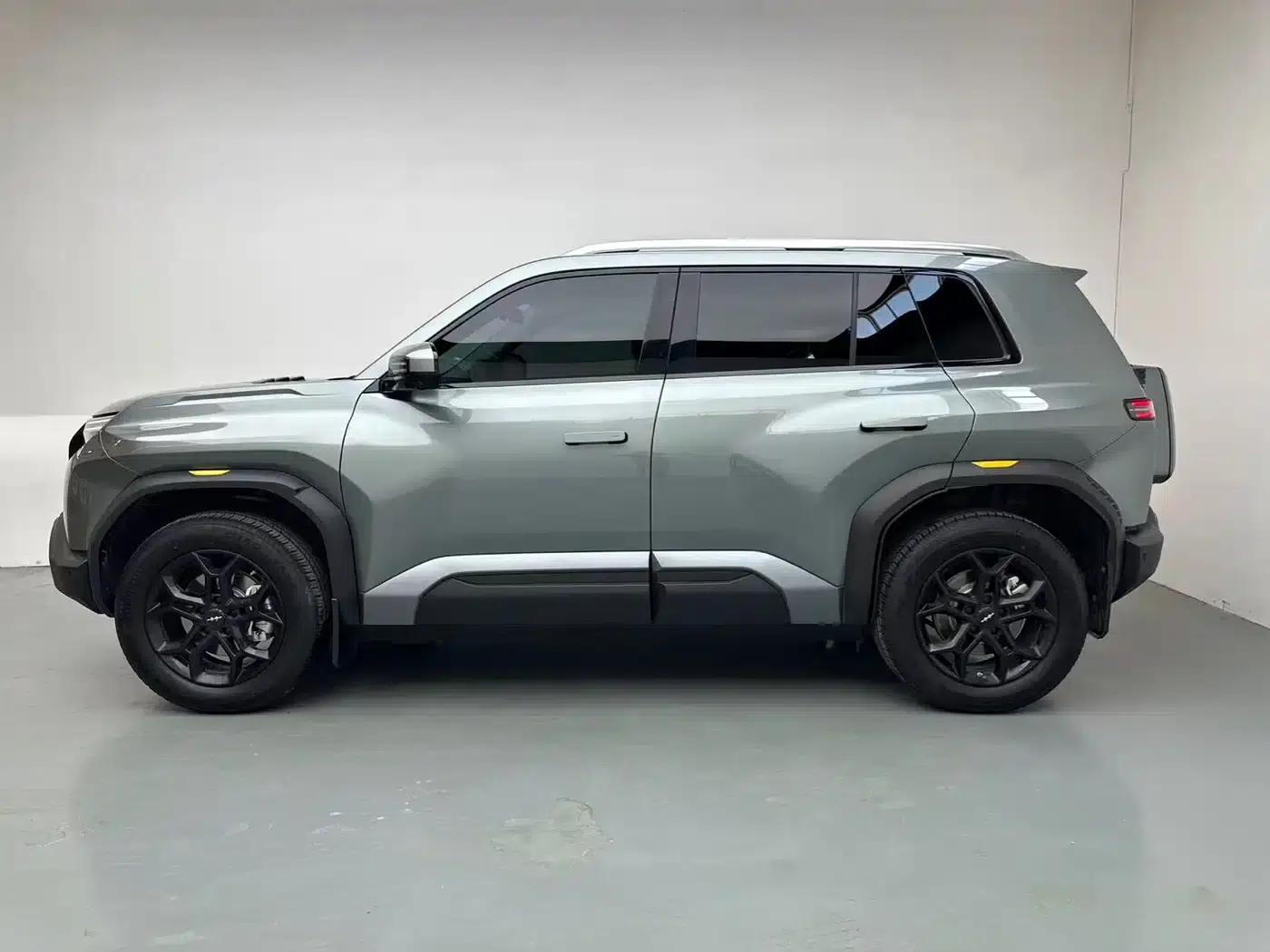 Titanium 3 2025 Model 501KM Rear-Wheel Drive Ultra Edition — миниатюра 3