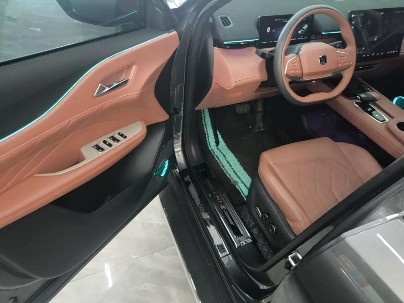 CHANGAN UNI-Z New Energy 2024 Blue Whale Smart Electric iDD 125km Excellence Model — миниатюра 18