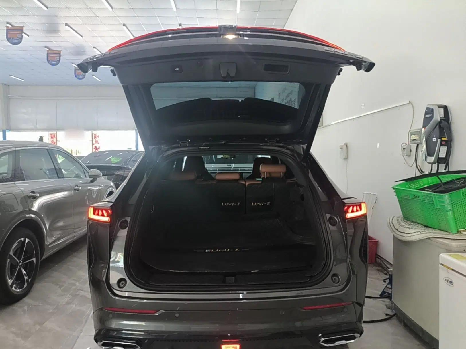 CHANGAN UNI-Z New Energy 2024 Blue Whale Smart Electric iDD 125km Excellence Model — миниатюра 22
