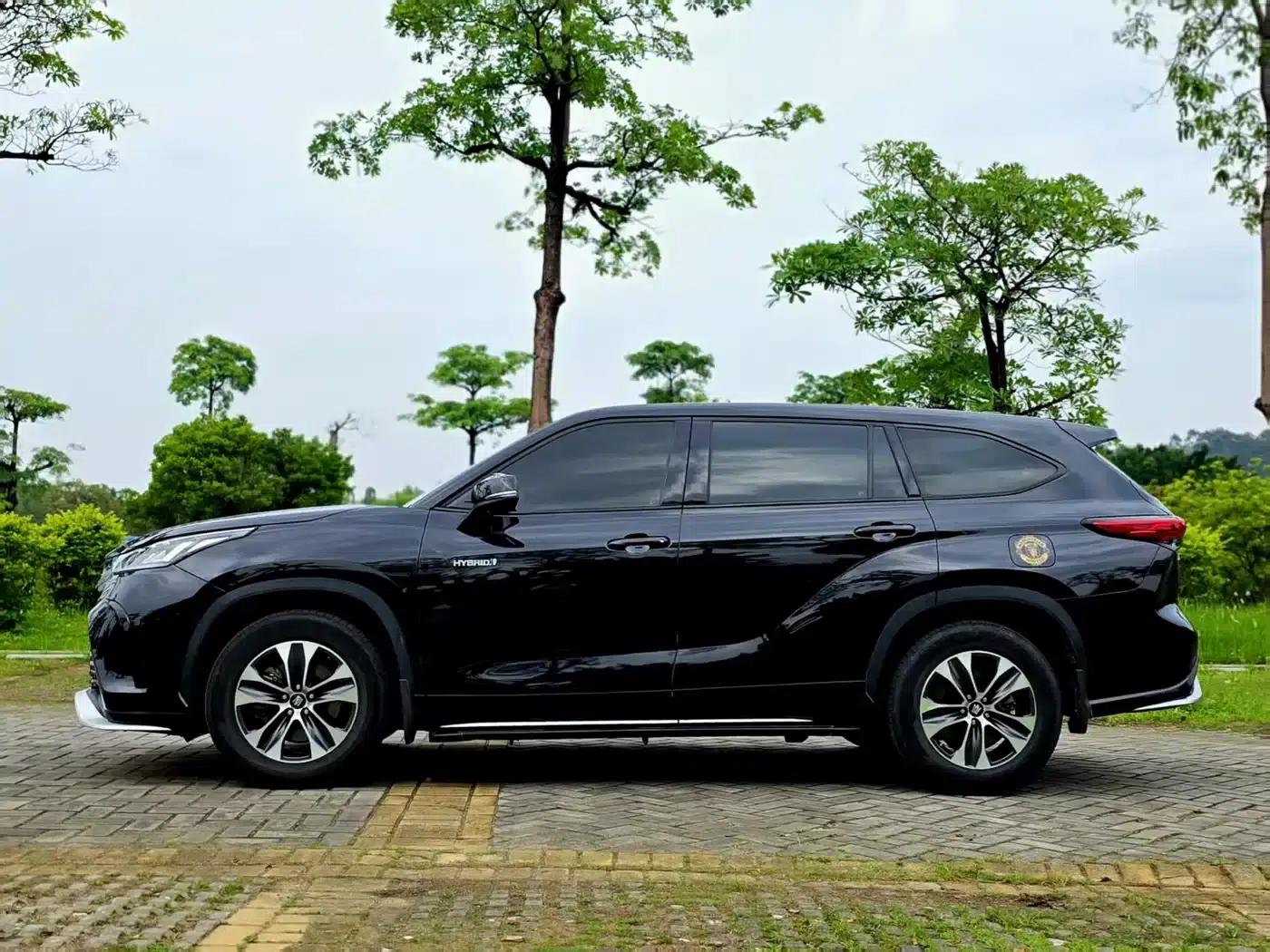 Crown Land Cruiser 2023 2.5L HEV 2WD Entry-level Edition (5-seater) — миниатюра 4