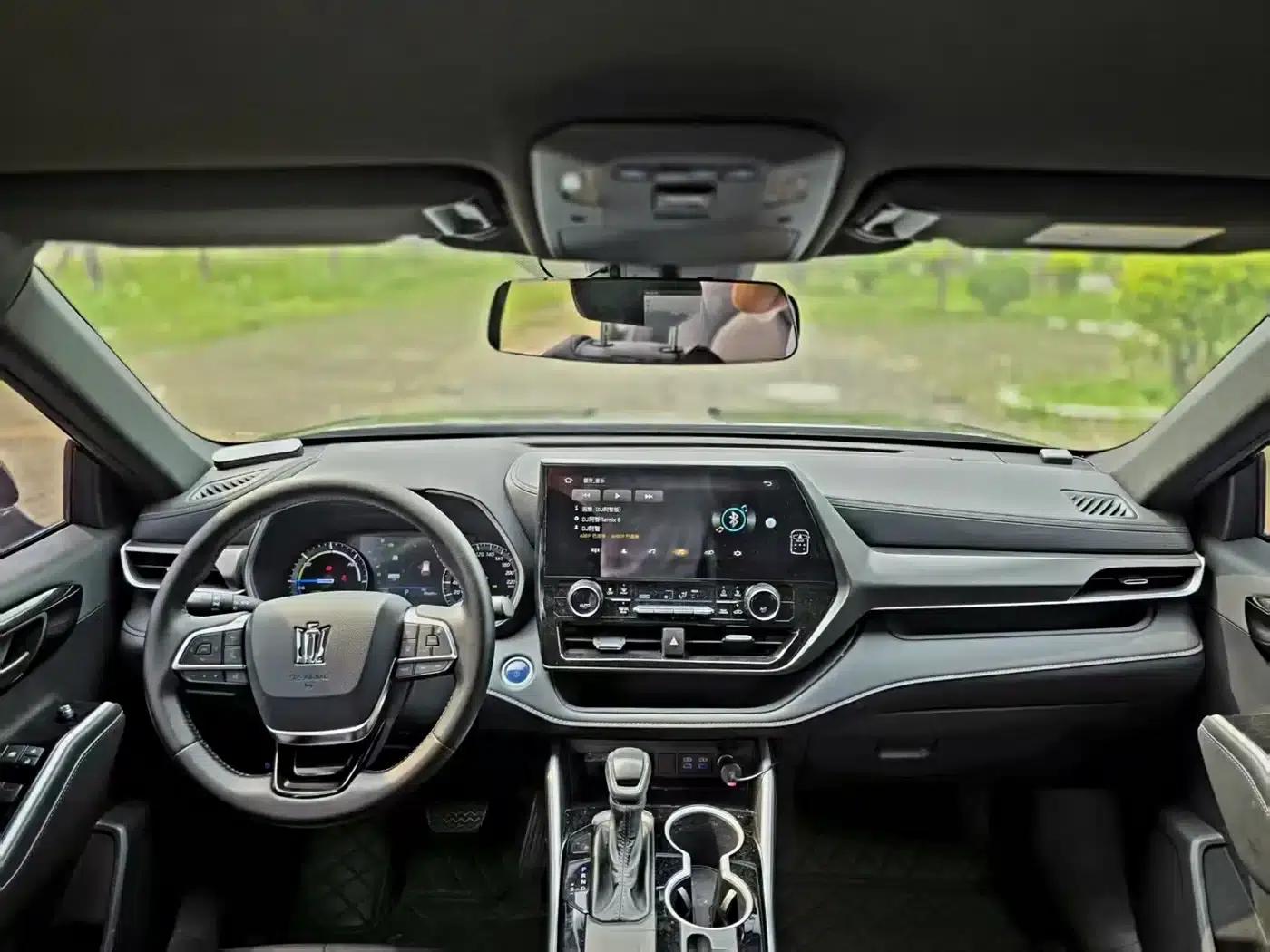 Crown Land Cruiser 2023 2.5L HEV 2WD Entry-level Edition (5-seater) — миниатюра 6