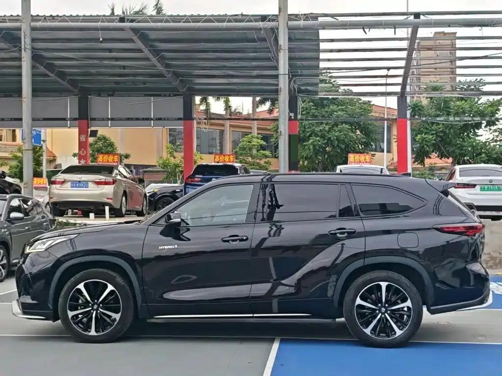 Crown Land Cruiser 2024 2.5L HEV 4WD Premium Edition — миниатюра 9
