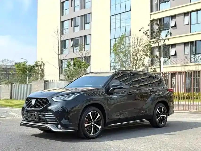 Crown Land Cruiser 2022 2.5L HEV 4WD Flagship Edition — миниатюра 1