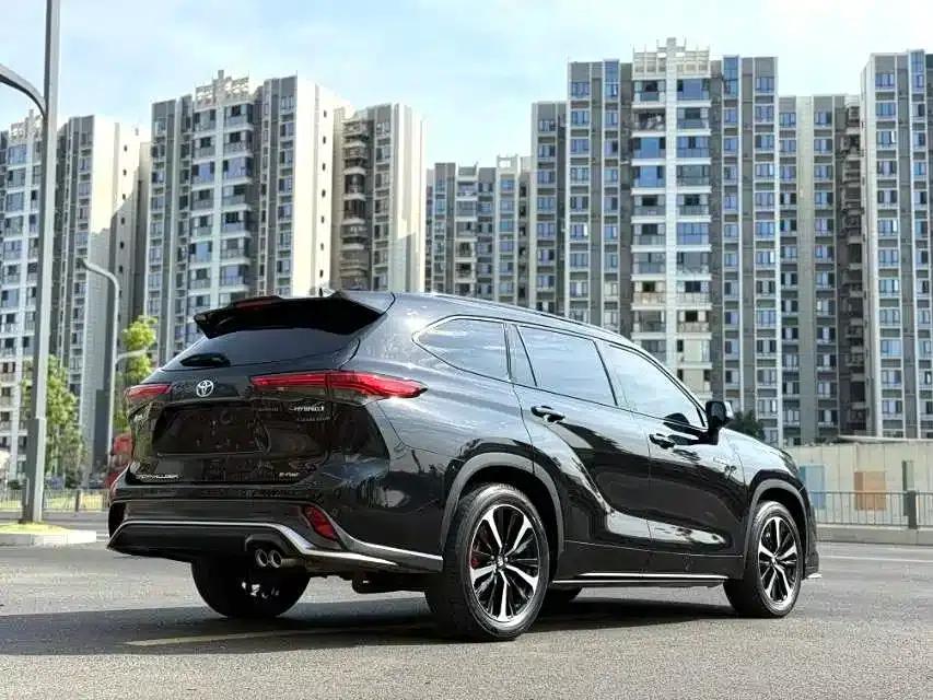 Crown Land Cruiser 2022 2.5L HEV 4WD Flagship Edition — миниатюра 7