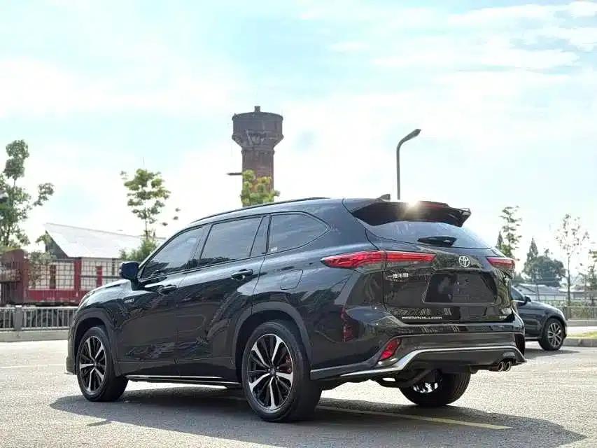 Crown Land Cruiser 2022 2.5L HEV 4WD Flagship Edition — миниатюра 9