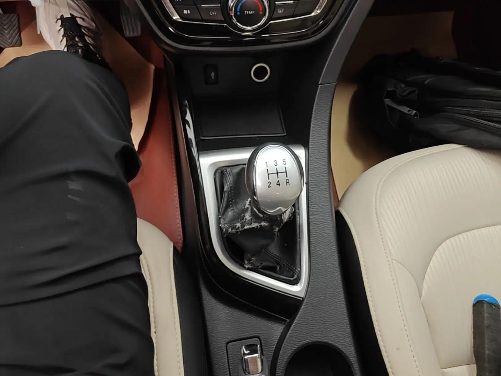 CHANGAN Alsvin V7 2016 1.6L Manual LeShang Model China V Standard — миниатюра 21