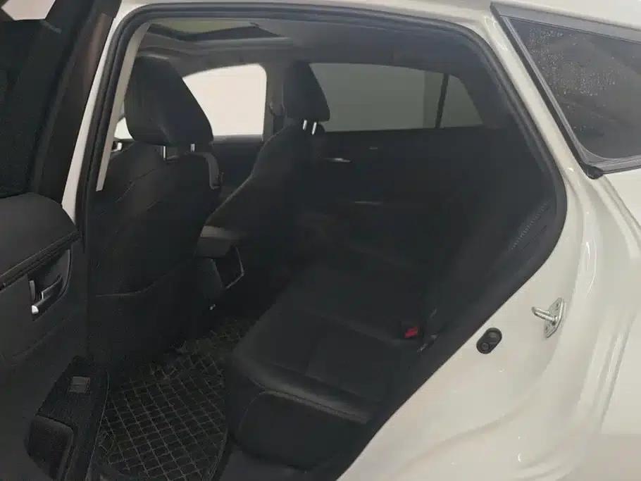 Venza 2023 2.0L CVT 2WD Premium Edition — миниатюра 11