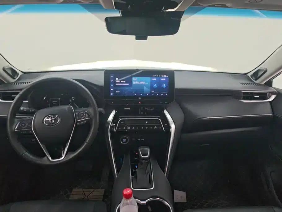 Venza 2023 2.0L CVT 2WD Premium Edition — миниатюра 12