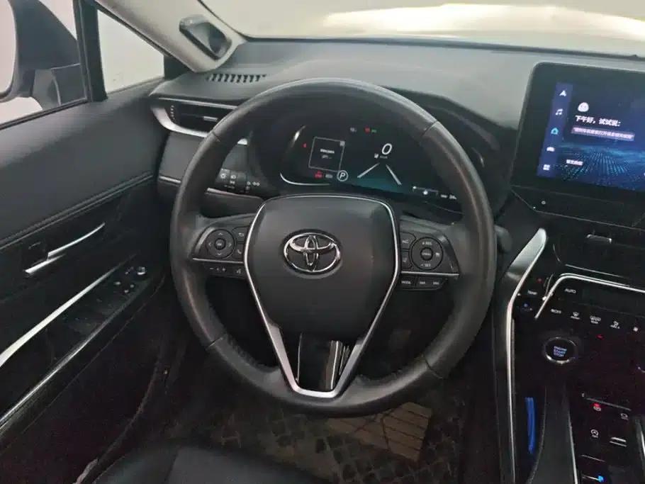 Venza 2023 2.0L CVT 2WD Premium Edition — миниатюра 15