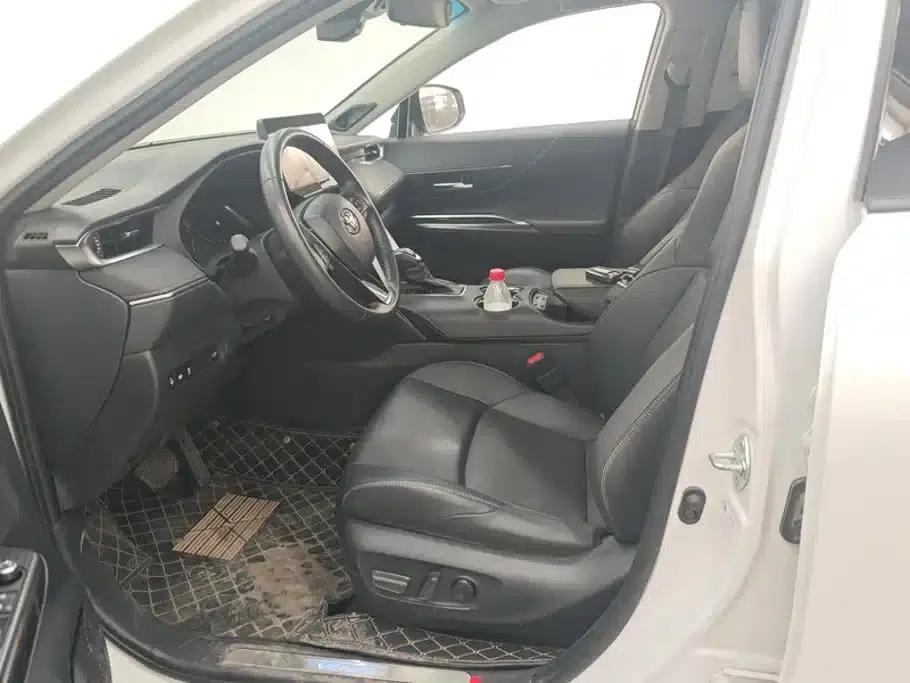 Venza 2023 2.0L CVT 2WD Premium Edition — миниатюра 9