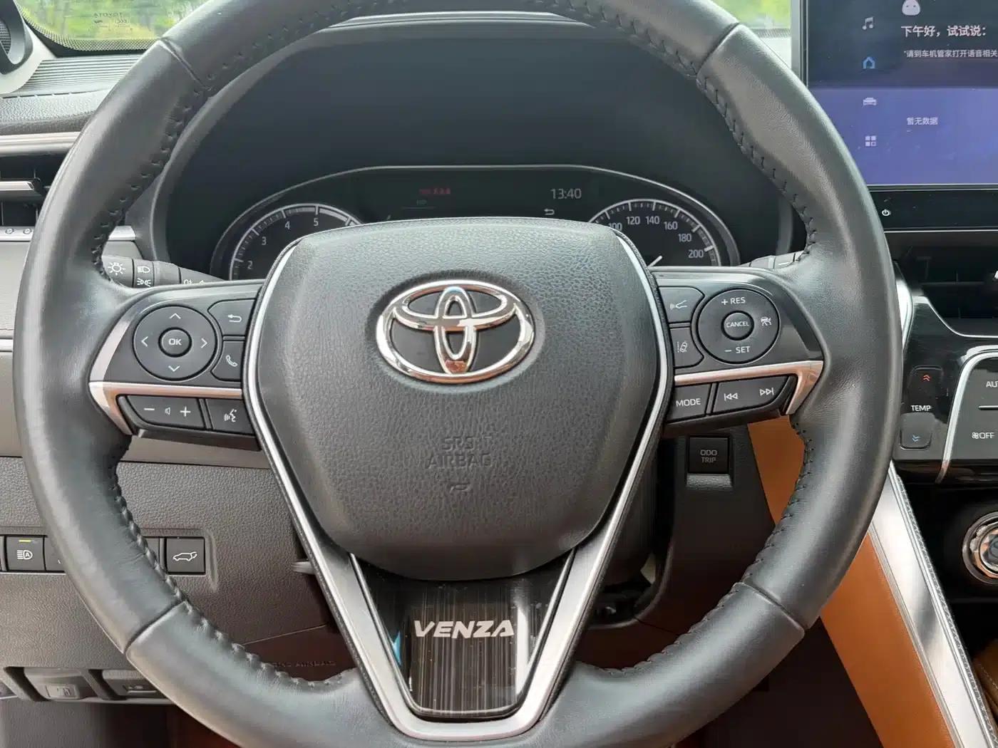 Venza 2022 2.0L CVT 2WD Premium Edition — миниатюра 13