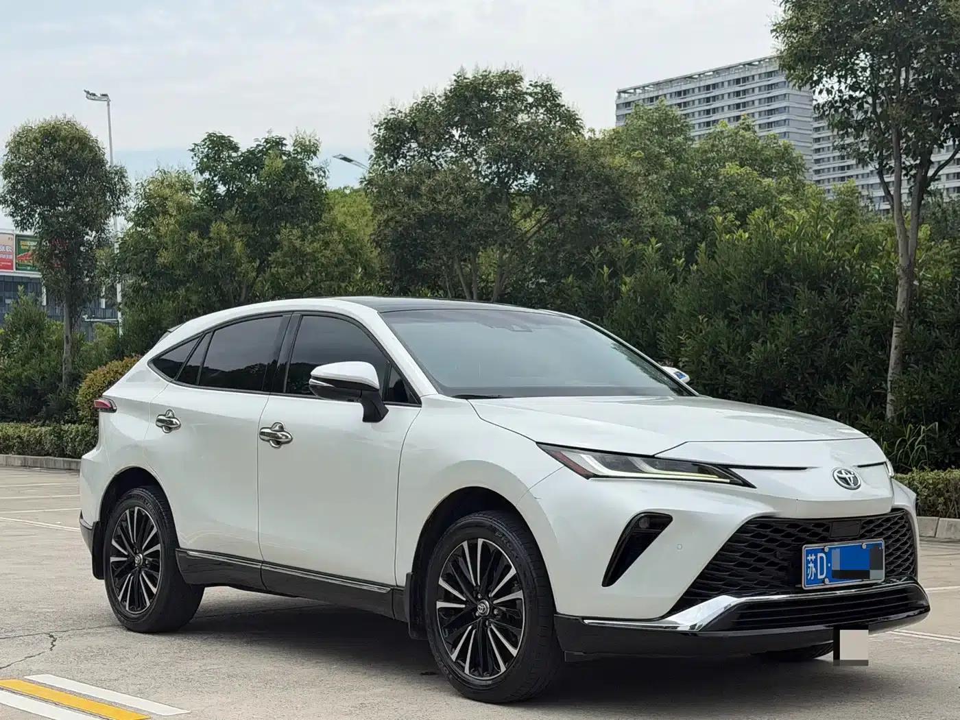 Venza 2022 2.0L CVT 2WD Premium Edition — миниатюра 3
