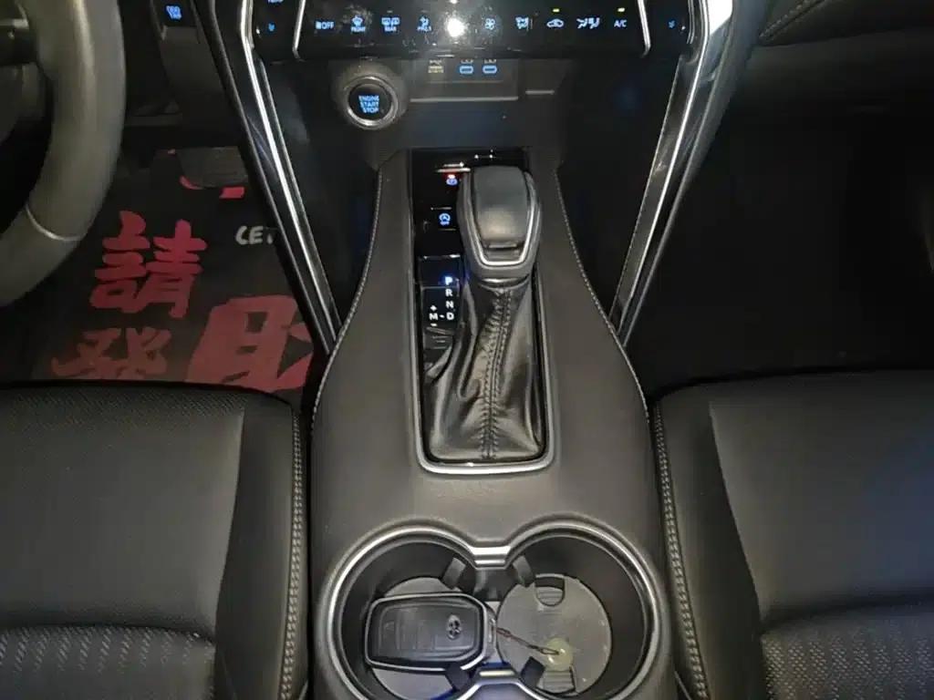 Venza 2022 2.0L CVT 2WD Premium Edition — миниатюра 14