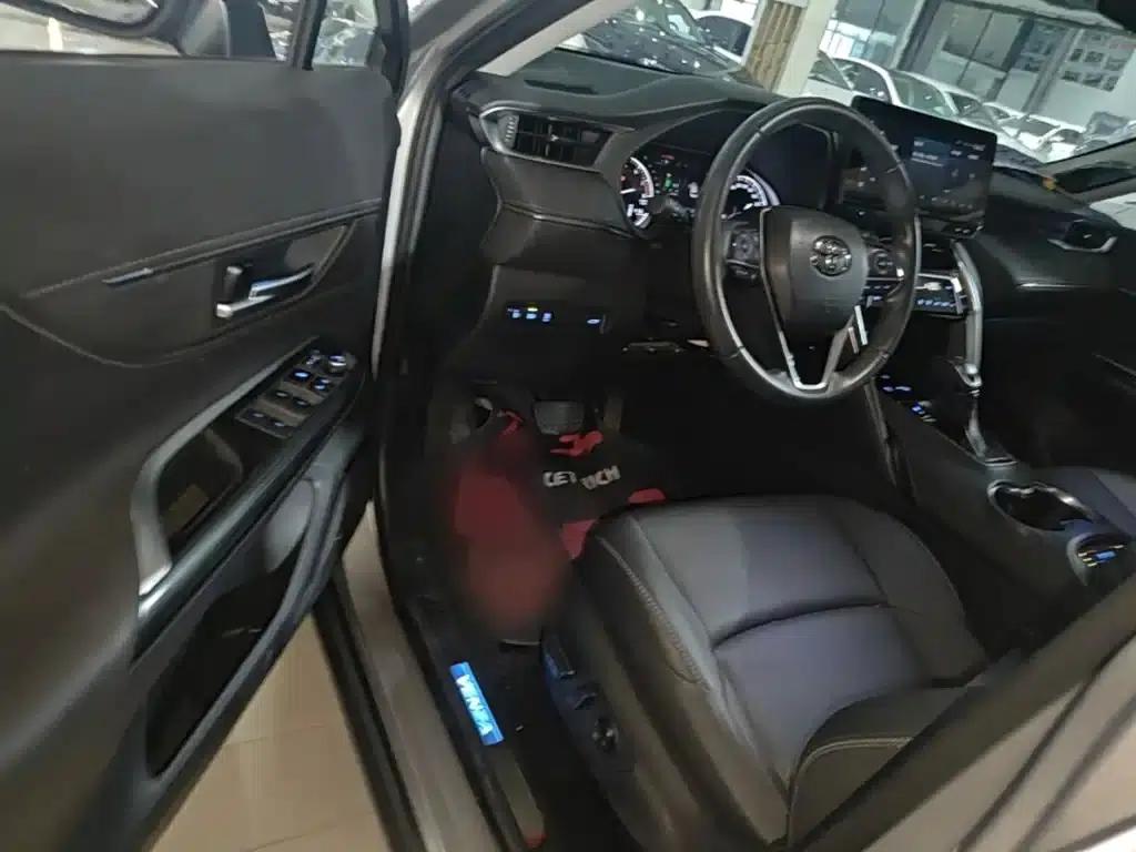 Venza 2022 2.0L CVT 2WD Premium Edition — миниатюра 16