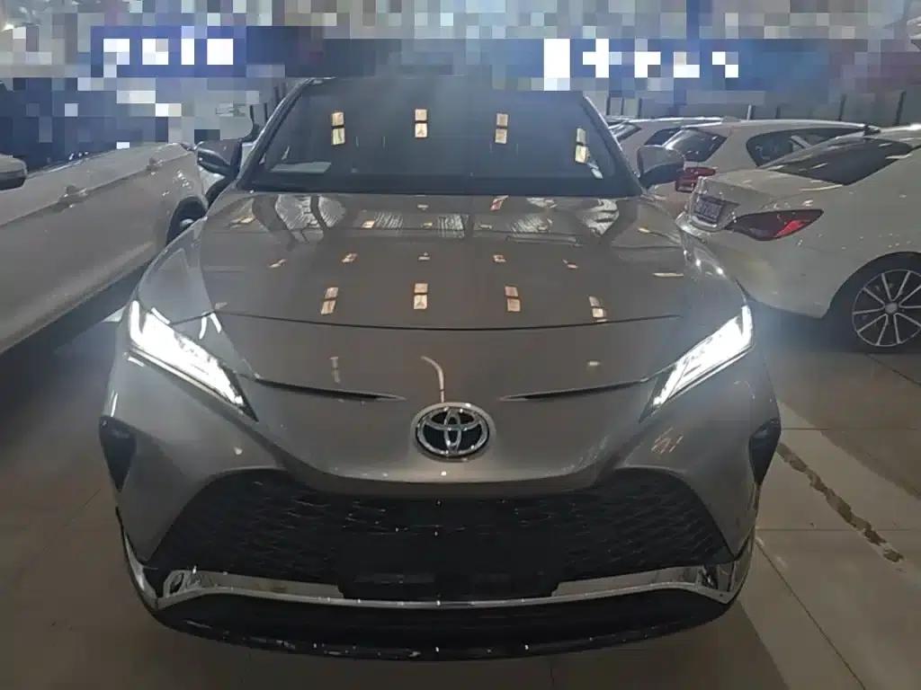 Venza 2022 2.0L CVT 2WD Premium Edition — миниатюра 3