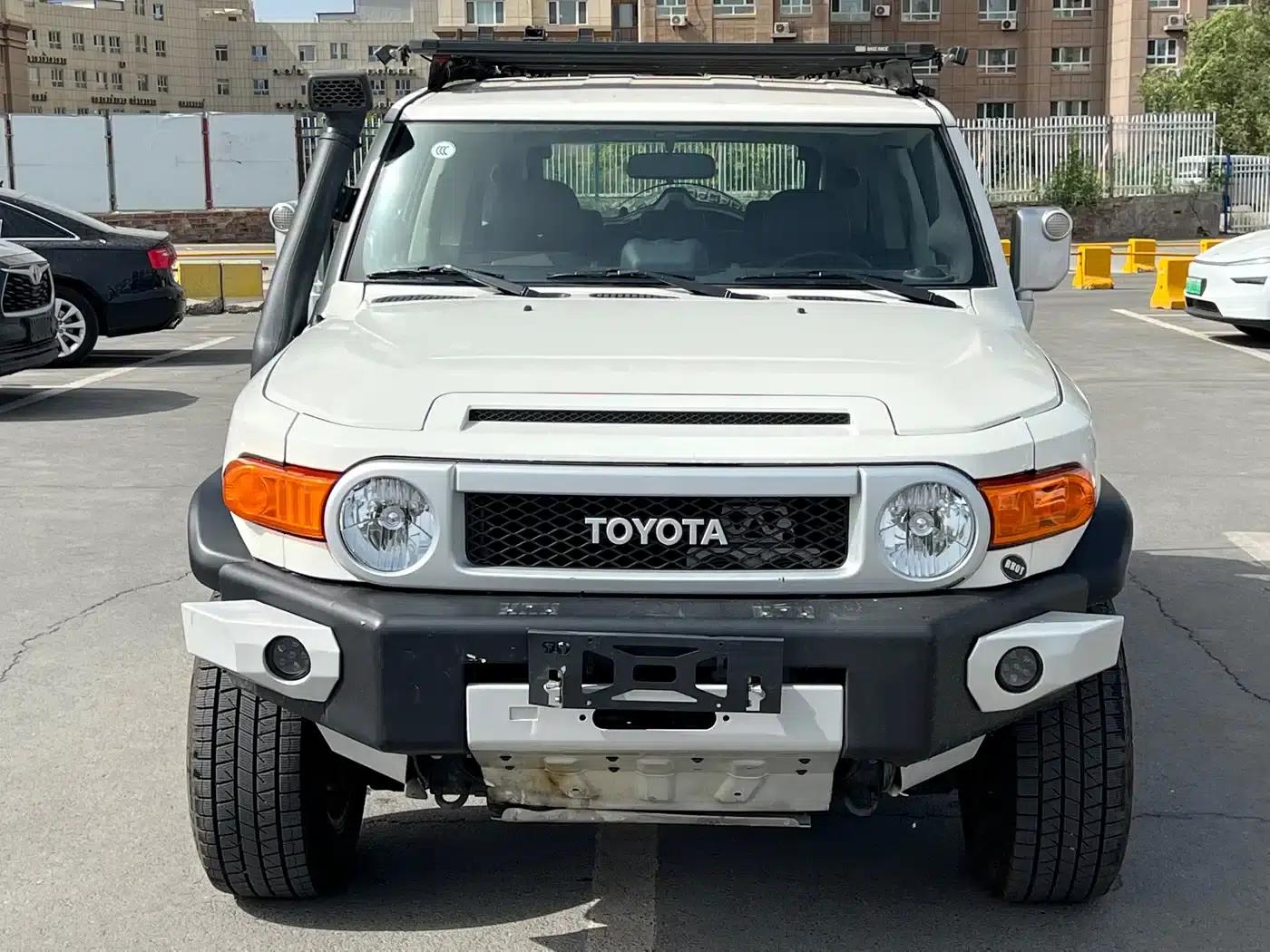 2024 FJ Cruiser 4.0L Middle East Edition — миниатюра 2