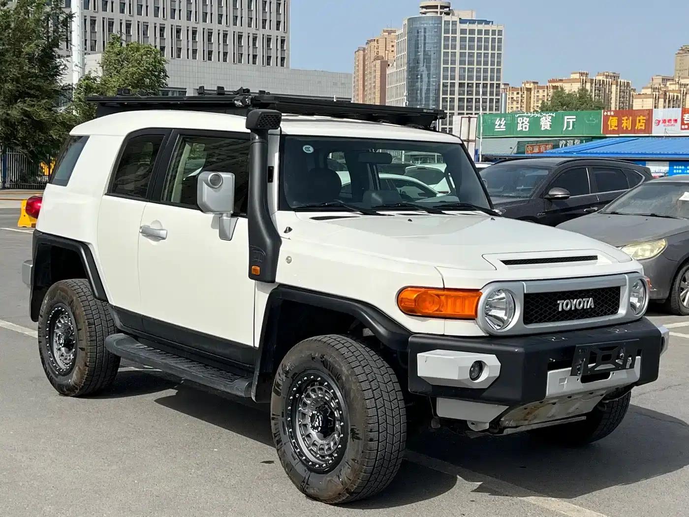 2024 FJ Cruiser 4.0L Middle East Edition — миниатюра 3