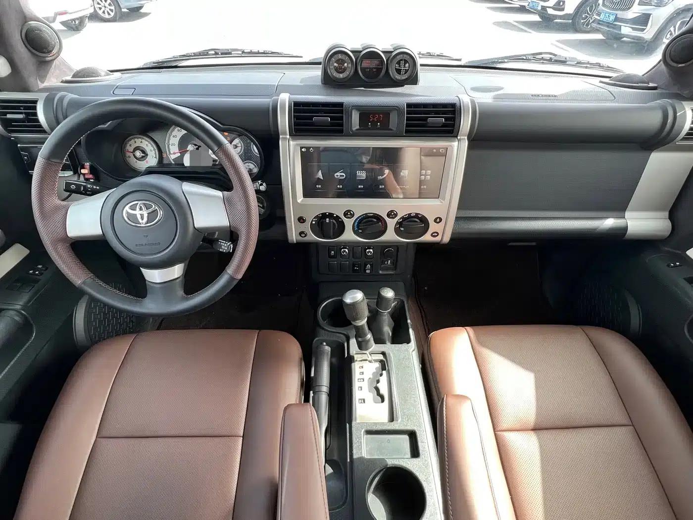 2024 FJ Cruiser 4.0L Middle East Edition — миниатюра 6