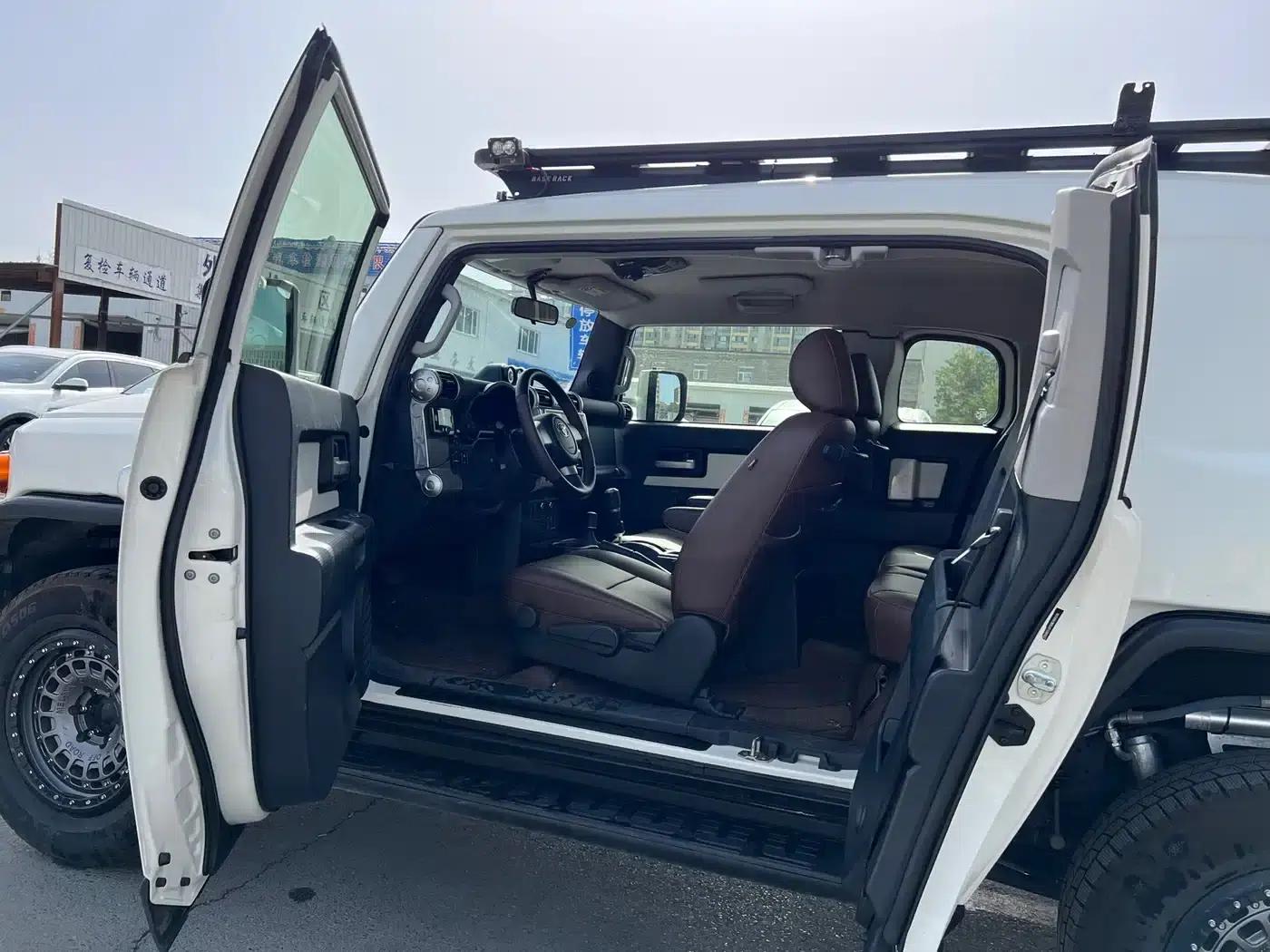 2024 FJ Cruiser 4.0L Middle East Edition — миниатюра 7