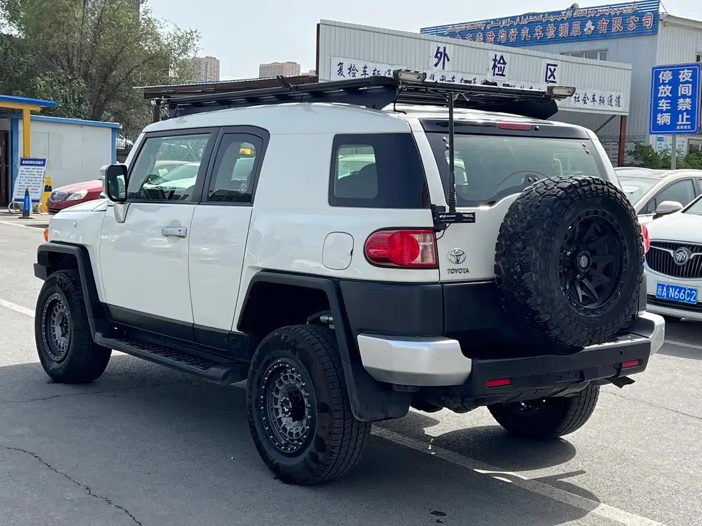 2024 FJ Cruiser 4.0L Middle East Edition — миниатюра 9