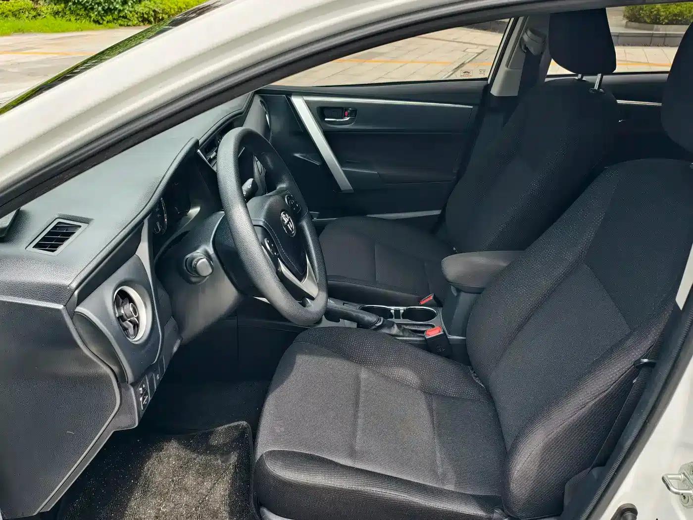 Corolla Hybrid E+ 2019 1.8L E-CVT Leading Edition — миниатюра 19