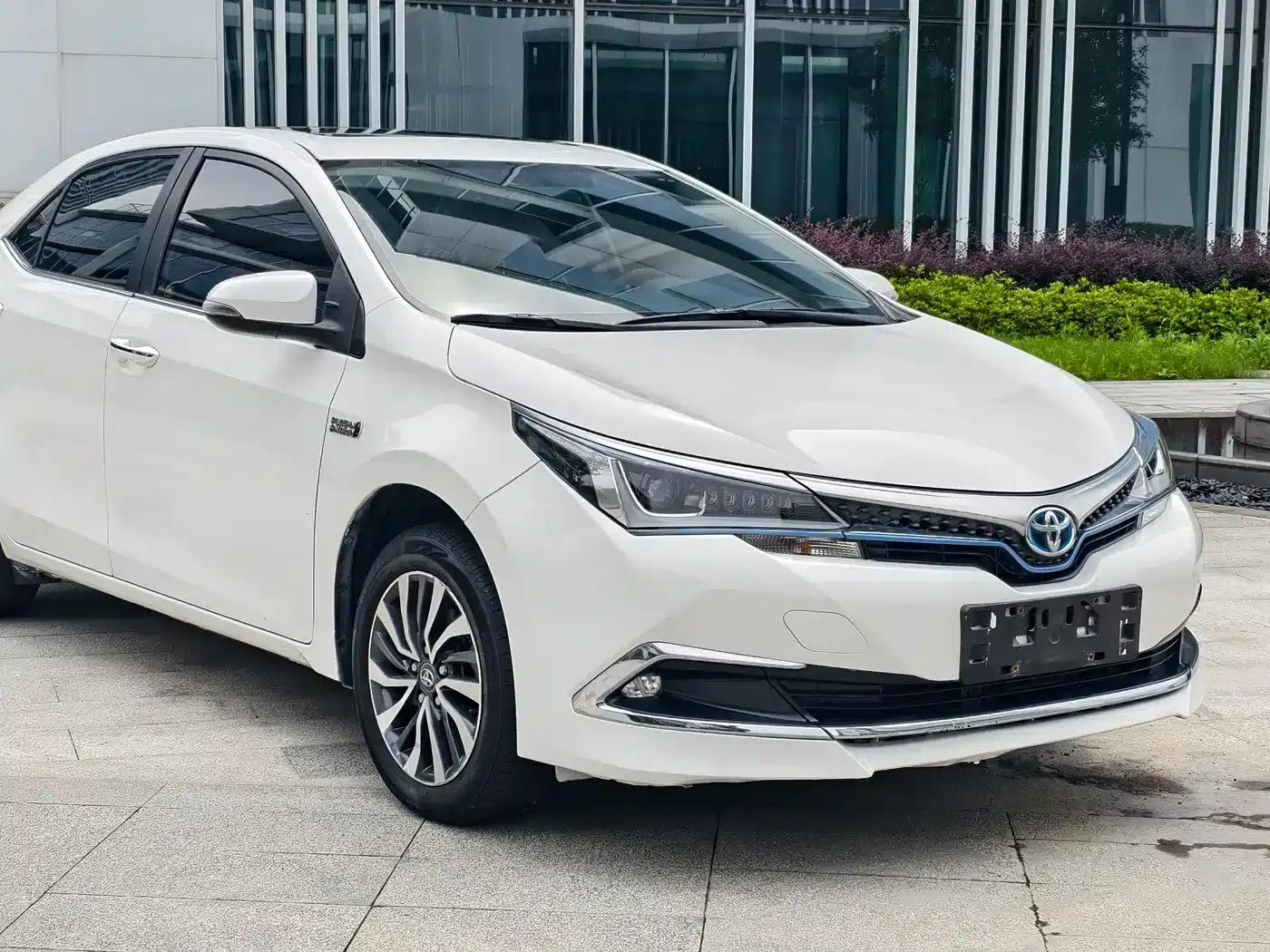 Corolla Hybrid E+ 2019 1.8L E-CVT Leading Edition — миниатюра 3