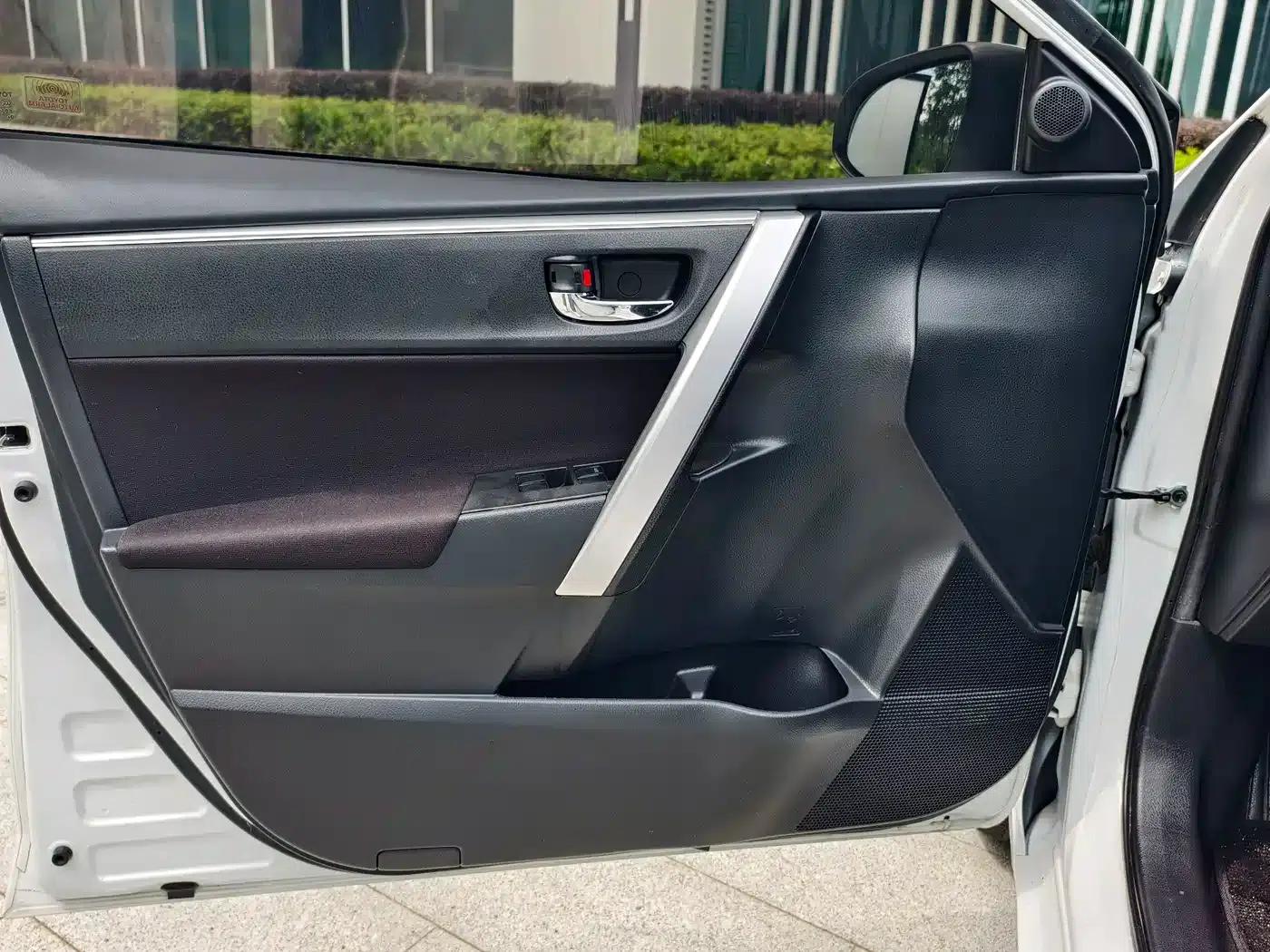 Corolla Hybrid E+ 2019 1.8L E-CVT Leading Edition — миниатюра 22