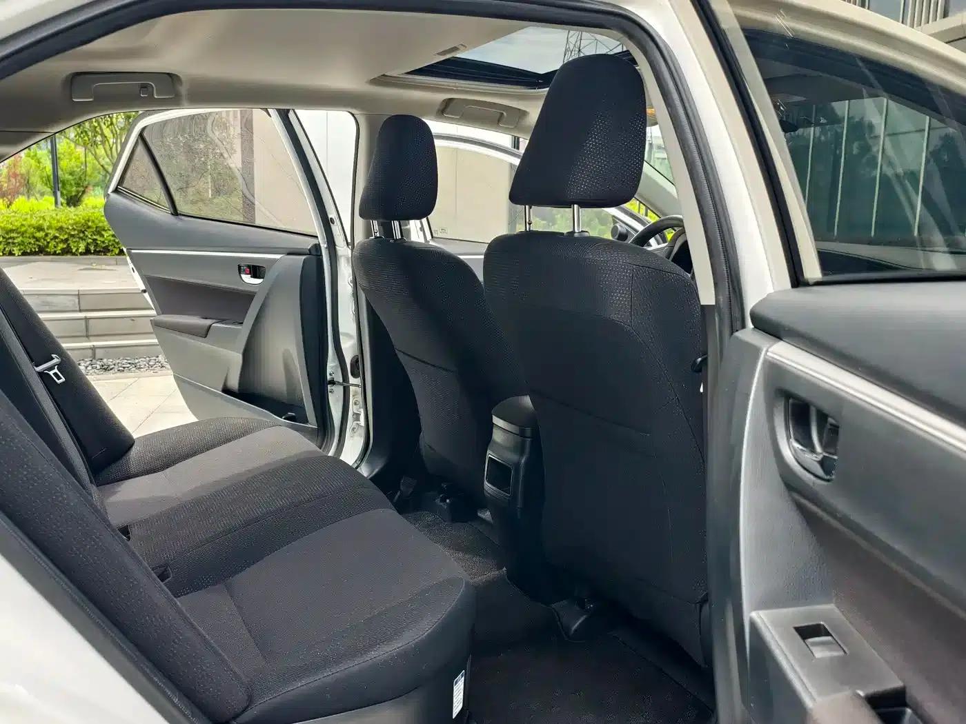Corolla Hybrid E+ 2019 1.8L E-CVT Leading Edition — миниатюра 29