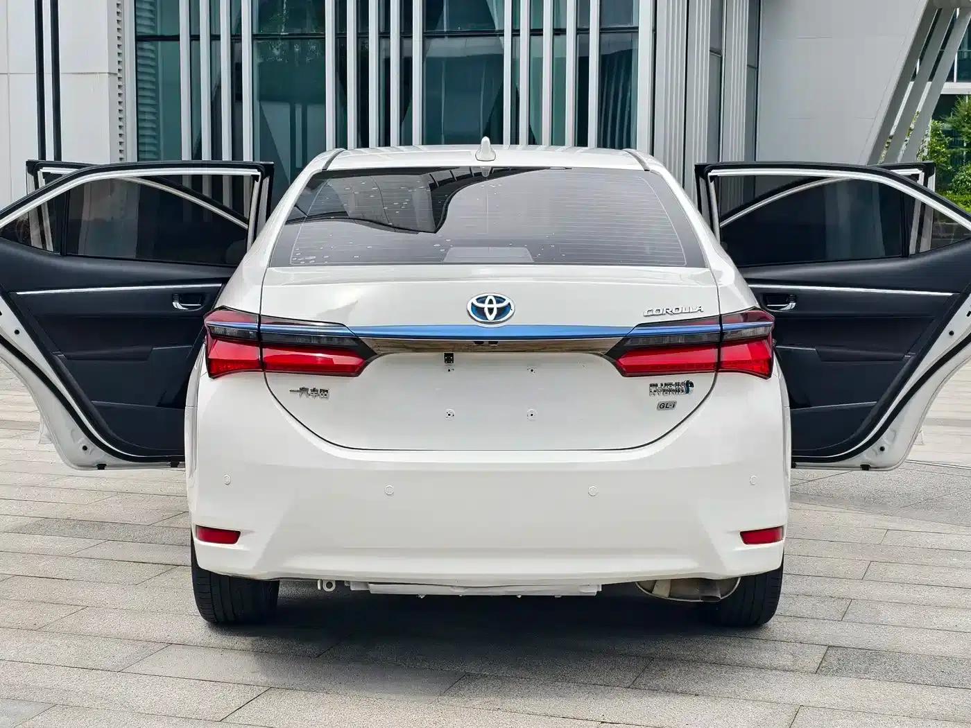 Corolla Hybrid E+ 2019 1.8L E-CVT Leading Edition — миниатюра 32