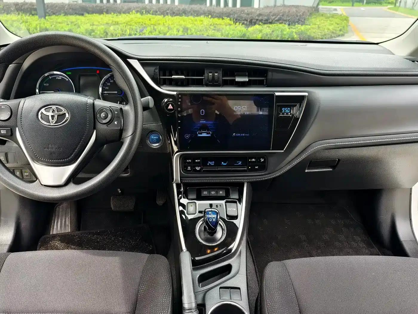 Corolla Hybrid E+ 2019 1.8L E-CVT Leading Edition — миниатюра 34