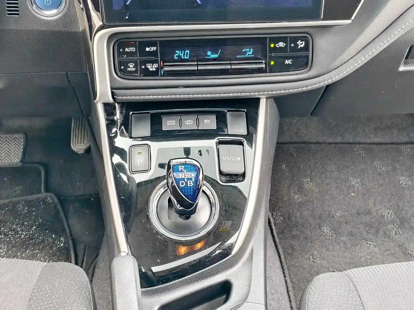 Corolla Hybrid E+ 2019 1.8L E-CVT Leading Edition — миниатюра 44