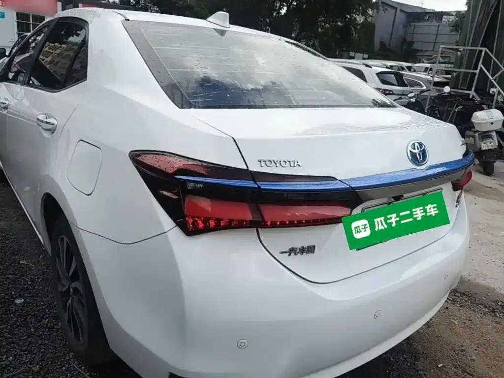Corolla Hybrid E+ 2019 1.8L E-CVT Leading Edition — миниатюра 5