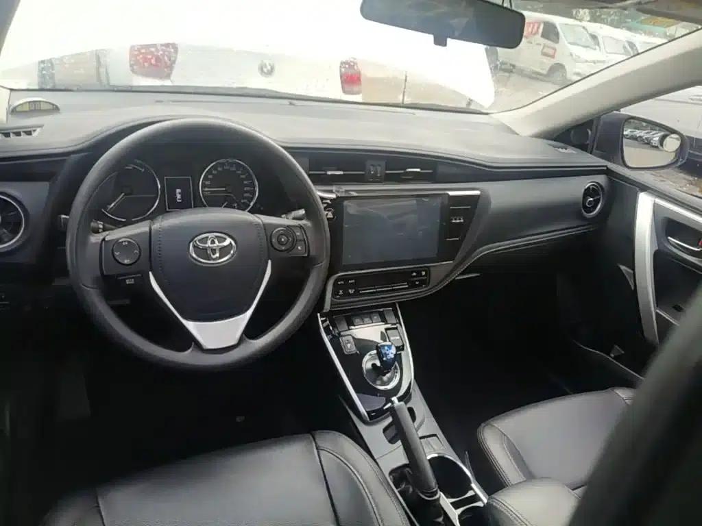 Corolla Hybrid E+ 2019 1.8L E-CVT Leading Edition — миниатюра 10