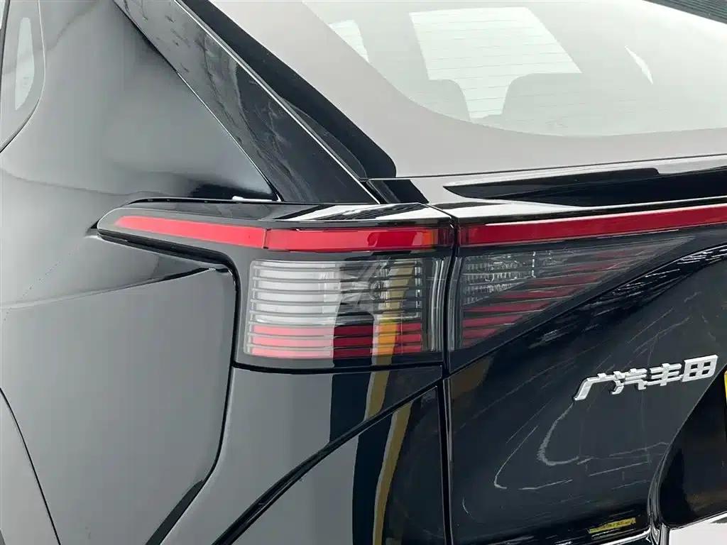 Platinum 4X 2025 Model 615 Air Edition — миниатюра 10