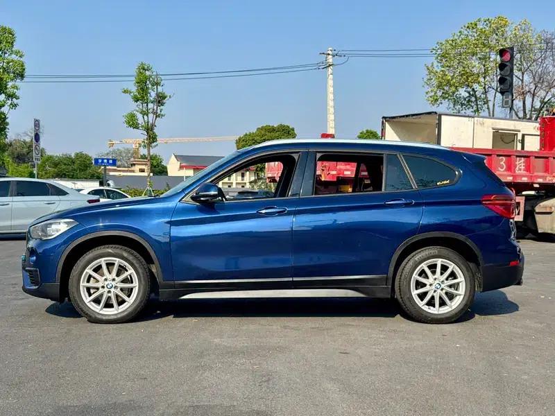BMW X1 2016 sDrive18Li Luxury — миниатюра 4