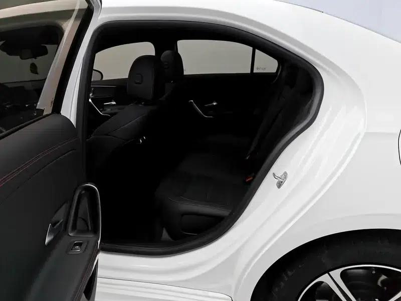 Mercedes-Benz A-Class 2024 Facelift A 200 L Fashion Edition — миниатюра 18